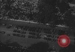Standbild amerikanische Soldaten Parade in Paris nach Ersten Weltkrieg  Paris Frankreich, 1919, aus Sekunde 9 historischem Filmmaterial Videoclip 65675051031