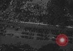 Standbild amerikanische Soldaten Parade in Paris nach Ersten Weltkrieg  Paris Frankreich, 1919, aus Sekunde 11 historischem Filmmaterial Videoclip 65675051031