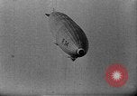 Standbild Air Power verdunkelnd Ozeanriesen für schnelle Reisen Atlantik, 1925, aus Sekunde 55 historischem Filmmaterial Videoclip 65675051055