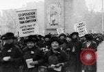 Standbild Pazifistische Frauen Abrüstung Parade Washington DC USA, 1921, aus Sekunde 10 historischem Filmmaterial Videoclip 65675051089