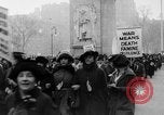 Standbild Pazifistische Frauen Abrüstung Parade Washington DC USA, 1921, aus Sekunde 11 historischem Filmmaterial Videoclip 65675051089
