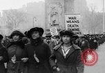 Standbild Pazifistische Frauen Abrüstung Parade Washington DC USA, 1921, aus Sekunde 12 historischem Filmmaterial Videoclip 65675051089