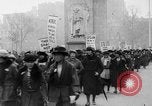 Standbild Pazifistische Frauen Abrüstung Parade Washington DC USA, 1921, aus Sekunde 16 historischem Filmmaterial Videoclip 65675051089
