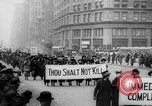 Standbild Pazifistische Frauen Abrüstung Parade Washington DC USA, 1921, aus Sekunde 19 historischem Filmmaterial Videoclip 65675051089