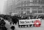Standbild Pazifistische Frauen Abrüstung Parade Washington DC USA, 1921, aus Sekunde 22 historischem Filmmaterial Videoclip 65675051089