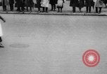 Standbild Pazifistische Frauen Abrüstung Parade Washington DC USA, 1921, aus Sekunde 23 historischem Filmmaterial Videoclip 65675051089