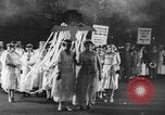 Standbild Anti-kriegs-Demonstranten Unterstützung der Abrüstung United States USA, 1921, aus Sekunde 3 historischem Filmmaterial Videoclip 65675051090