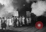 Standbild Anti-kriegs-Demonstranten Unterstützung der Abrüstung United States USA, 1921, aus Sekunde 16 historischem Filmmaterial Videoclip 65675051090