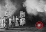 Standbild Anti-kriegs-Demonstranten Unterstützung der Abrüstung United States USA, 1921, aus Sekunde 17 historischem Filmmaterial Videoclip 65675051090