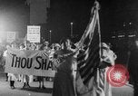Standbild Anti-kriegs-Demonstranten Unterstützung der Abrüstung United States USA, 1921, aus Sekunde 23 historischem Filmmaterial Videoclip 65675051090