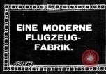 Image avions étant construits en allemand Albatros factory Berlin Allemagne, 1917, de la seconde 13 séquences d'archives historiques vidéo 65675051130
