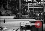 Image avions étant construits en allemand Albatros factory Berlin Allemagne, 1917, de la seconde 50 séquences d'archives historiques vidéo 65675051130