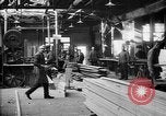 Image avions étant construits en allemand Albatros factory Berlin Allemagne, 1917, de la seconde 58 séquences d'archives historiques vidéo 65675051130