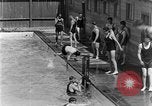 Image nageurs San Antonio Texas USA, 1928, de la seconde 4 séquences d'archives historiques vidéo 65675051159