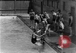 Image nageurs San Antonio Texas USA, 1928, de la seconde 11 séquences d'archives historiques vidéo 65675051159