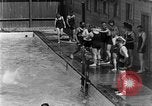 Image nageurs San Antonio Texas USA, 1928, de la seconde 18 séquences d'archives historiques vidéo 65675051159