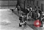 Image nageurs San Antonio Texas USA, 1928, de la seconde 27 séquences d'archives historiques vidéo 65675051159