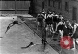 Image nageurs San Antonio Texas USA, 1928, de la seconde 31 séquences d'archives historiques vidéo 65675051159