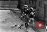 Image nageurs San Antonio Texas USA, 1928, de la seconde 36 séquences d'archives historiques vidéo 65675051159