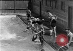 Image nageurs San Antonio Texas USA, 1928, de la seconde 40 séquences d'archives historiques vidéo 65675051159