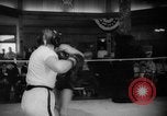 Standbild Johansson und Patterson Zug für den Boxsport rematch United States USA, 1960, aus Sekunde 26 historischem Filmmaterial Videoclip 65675051184