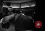 Standbild Johansson und Patterson Zug für den Boxsport rematch United States USA, 1960, aus Sekunde 37 historischem Filmmaterial Videoclip 65675051184