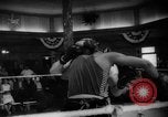 Standbild Johansson und Patterson Zug für den Boxsport rematch United States USA, 1960, aus Sekunde 38 historischem Filmmaterial Videoclip 65675051184