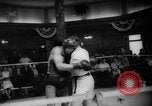 Standbild Johansson und Patterson Zug für den Boxsport rematch United States USA, 1960, aus Sekunde 39 historischem Filmmaterial Videoclip 65675051184