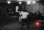 Standbild Johansson und Patterson Zug für den Boxsport rematch United States USA, 1960, aus Sekunde 43 historischem Filmmaterial Videoclip 65675051184