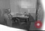 Standbild briefing Pilot United States USA, 1962, aus Sekunde 1 historischem Filmmaterial Videoclip 65675051204