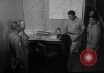 Standbild briefing Pilot United States USA, 1962, aus Sekunde 6 historischem Filmmaterial Videoclip 65675051204