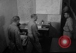 Standbild briefing Pilot United States USA, 1962, aus Sekunde 10 historischem Filmmaterial Videoclip 65675051204