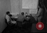 Standbild briefing Pilot United States USA, 1962, aus Sekunde 14 historischem Filmmaterial Videoclip 65675051204