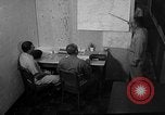Standbild briefing Pilot United States USA, 1962, aus Sekunde 31 historischem Filmmaterial Videoclip 65675051204