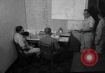 Standbild briefing Pilot United States USA, 1962, aus Sekunde 41 historischem Filmmaterial Videoclip 65675051204
