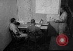 Standbild briefing Pilot United States USA, 1962, aus Sekunde 43 historischem Filmmaterial Videoclip 65675051204