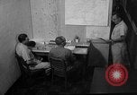 Standbild briefing Pilot United States USA, 1962, aus Sekunde 50 historischem Filmmaterial Videoclip 65675051204
