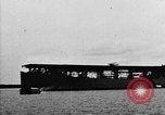 Image premier décollage et atterrissage d'abord sur l'USS Langley (CV-1) Virginia United States USA, 1922, de la seconde 15 séquences d'archives historiques vidéo 65675051264