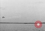 Image premier décollage et atterrissage d'abord sur l'USS Langley (CV-1) Virginia United States USA, 1922, de la seconde 30 séquences d'archives historiques vidéo 65675051264