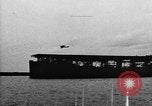 Image premier décollage et atterrissage d'abord sur l'USS Langley (CV-1) Virginia United States USA, 1922, de la seconde 37 séquences d'archives historiques vidéo 65675051264
