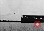 Image premier décollage et atterrissage d'abord sur l'USS Langley (CV-1) Virginia United States USA, 1922, de la seconde 39 séquences d'archives historiques vidéo 65675051264
