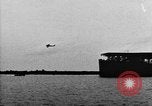 Image premier décollage et atterrissage d'abord sur l'USS Langley (CV-1) Virginia United States USA, 1922, de la seconde 40 séquences d'archives historiques vidéo 65675051264