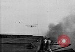 Image premier décollage et atterrissage d'abord sur l'USS Langley (CV-1) Virginia United States USA, 1922, de la seconde 54 séquences d'archives historiques vidéo 65675051264