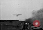 Image premier décollage et atterrissage d'abord sur l'USS Langley (CV-1) Virginia United States USA, 1922, de la seconde 59 séquences d'archives historiques vidéo 65675051264