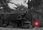 Standbild USA 127 Field Artillery Regiment Haubitzen feuern Saint Lo Frankreich, 1944, aus Sekunde 27 historischem Filmmaterial Videoclip 65675051311