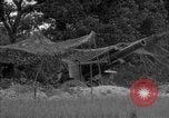 Standbild USA 127 Field Artillery Regiment Haubitzen feuern Saint Lo Frankreich, 1944, aus Sekunde 51 historischem Filmmaterial Videoclip 65675051311