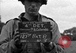 Standbild USA 127 Field Artillery Regiment Saint Lo Frankreich, 1944, aus Sekunde 4 historischem Filmmaterial Videoclip 65675051312