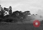 Standbild USA 127 Field Artillery Regiment Saint Lo Frankreich, 1944, aus Sekunde 13 historischem Filmmaterial Videoclip 65675051312