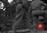 Standbild USA 127 Field Artillery Regiment Saint Lo Frankreich, 1944, aus Sekunde 33 historischem Filmmaterial Videoclip 65675051314
