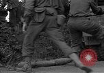 Standbild USA 127 Field Artillery Regiment Saint Lo Frankreich, 1944, aus Sekunde 34 historischem Filmmaterial Videoclip 65675051314